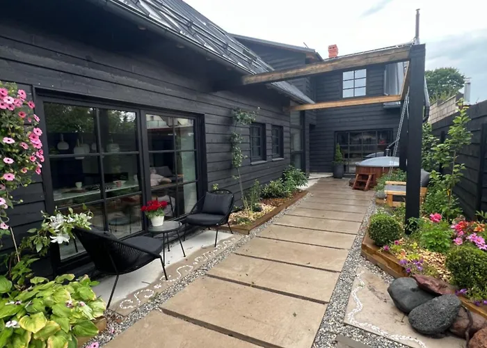 Black House Semesterbostad