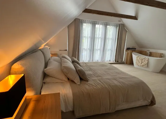 Black House Semesterbostad *