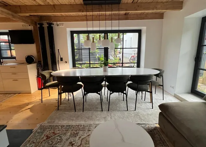 Black House Semesterbostad