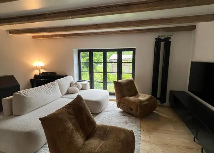 Semesterbostad Black House Pärnu